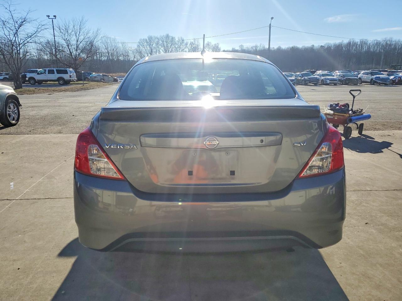 2018 NISSAN VERSA S photo 6