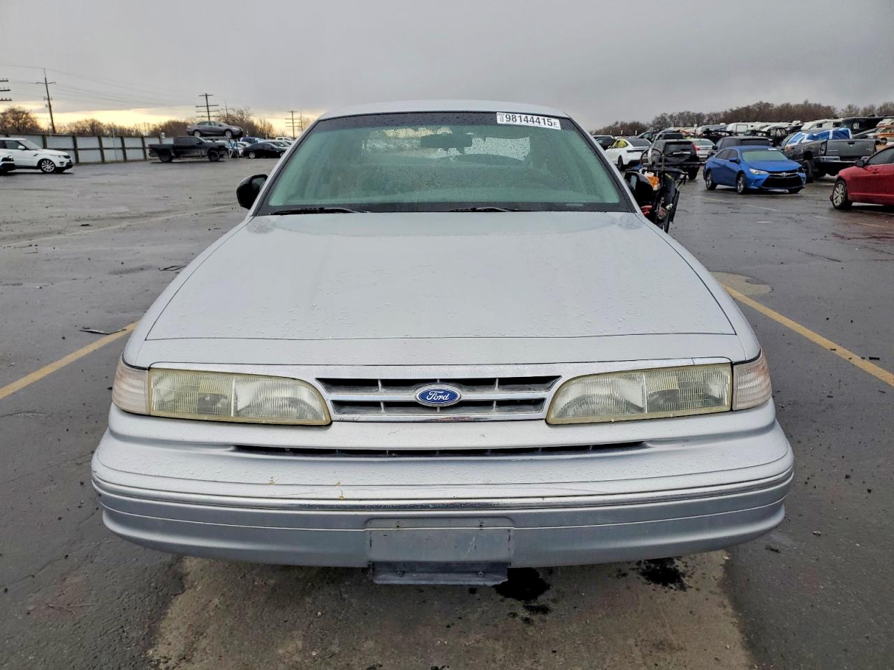 1996 FORD CROWN VICTORIA photo 5