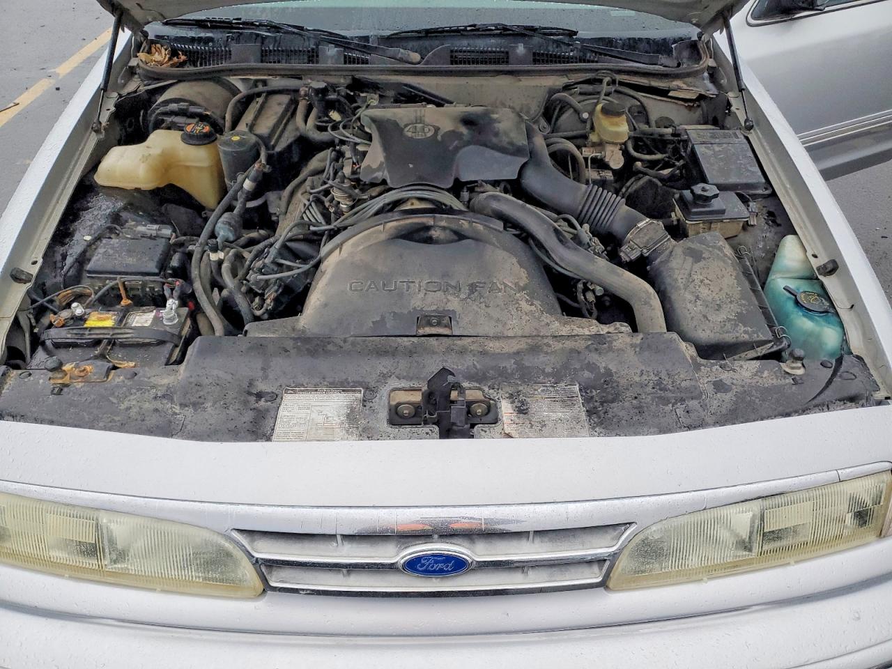 1996 FORD CROWN VICTORIA photo 11