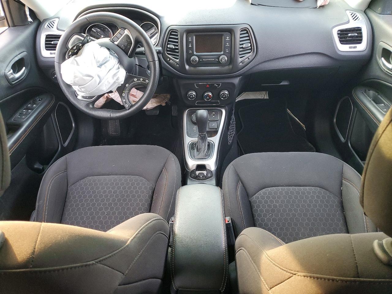 2017 JEEP COMPASS SPORT photo 8