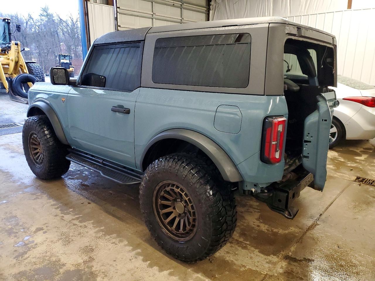 2022 FORD BRONCO BASE photo 2