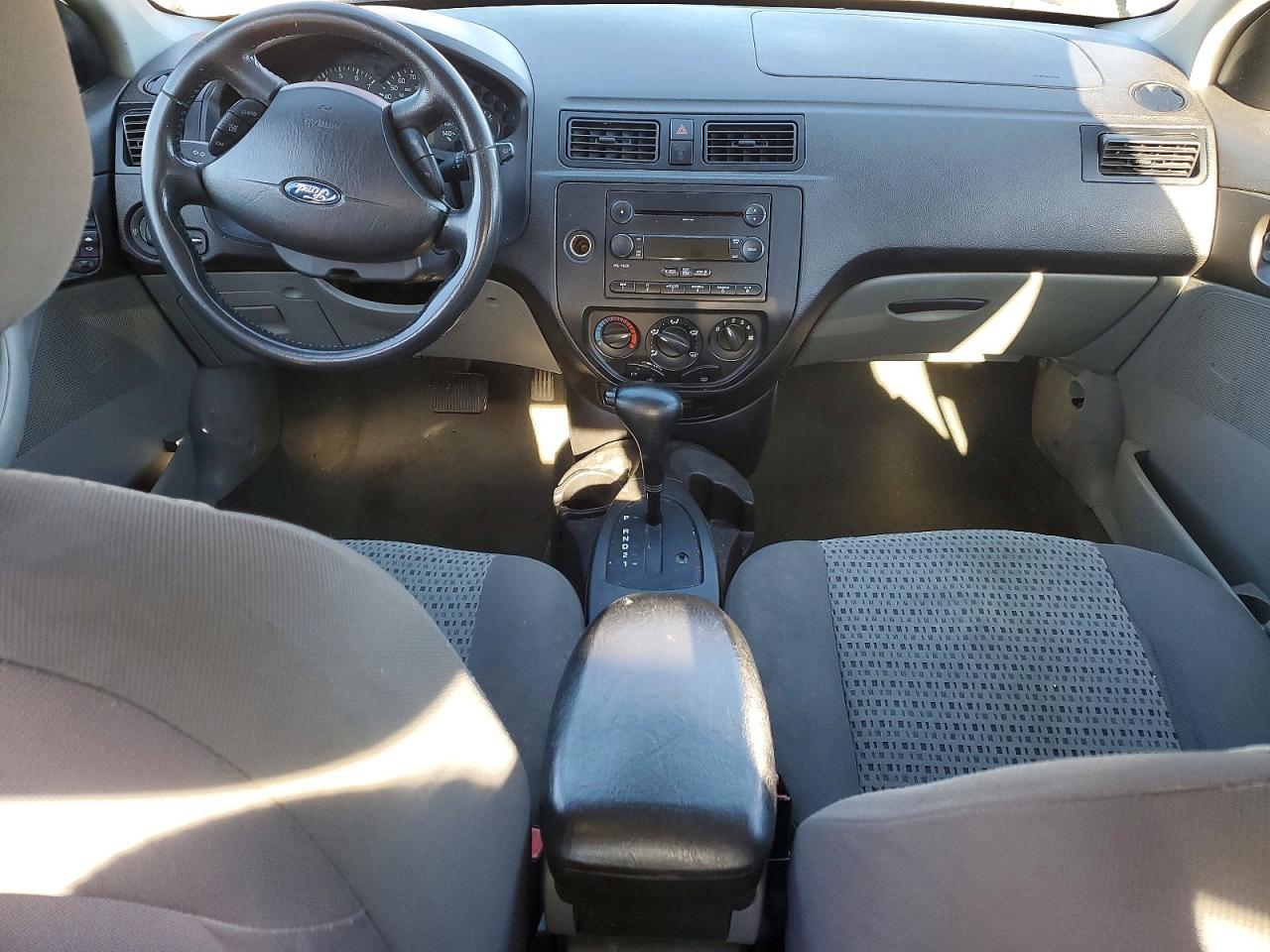 2007 FORD FOCUS ZX4 photo 8