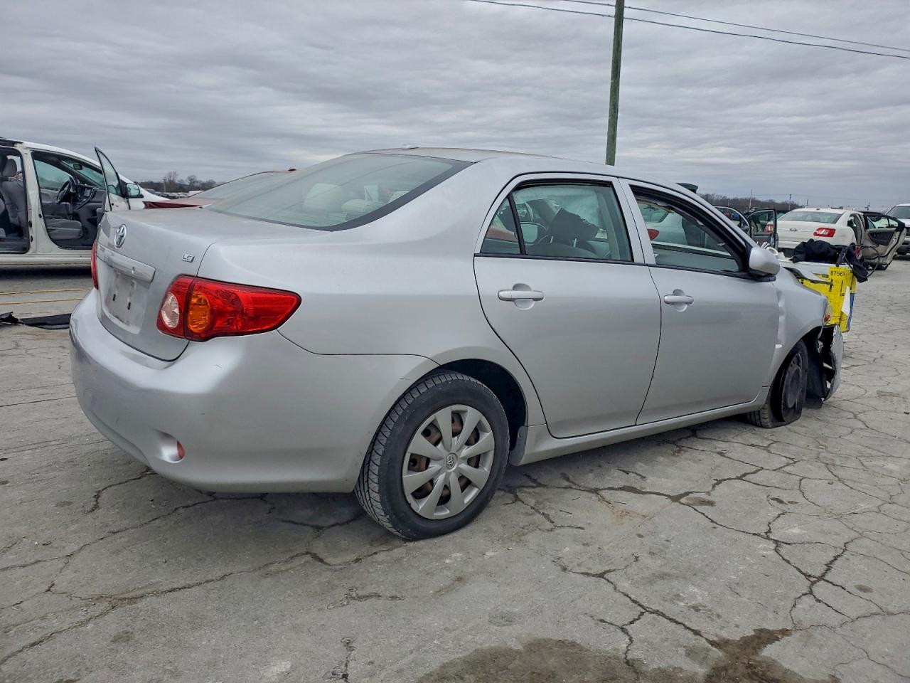 2010 TOYOTA COROLLA BASE photo 3