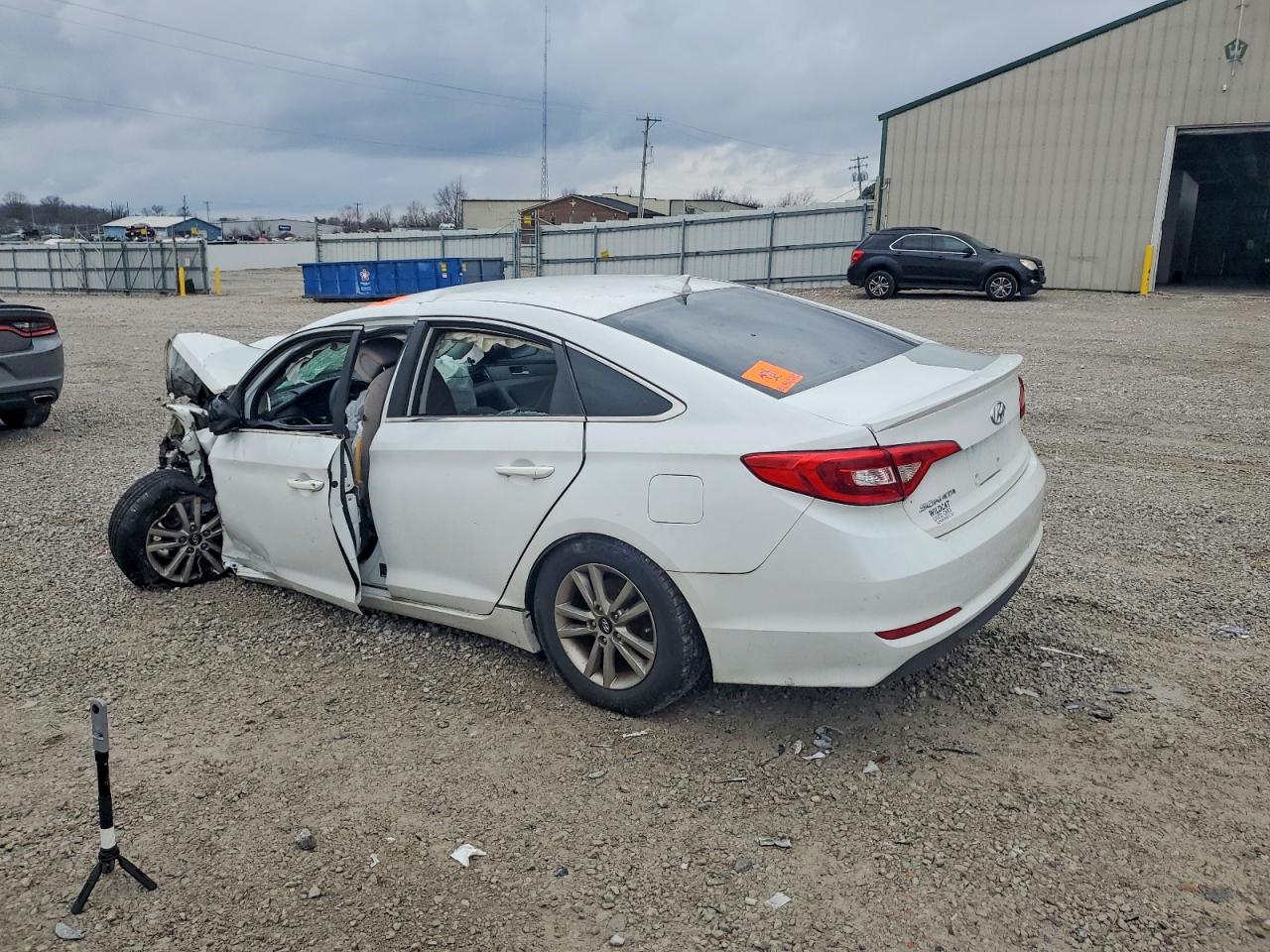 2016 HYUNDAI SONATA SE photo 2