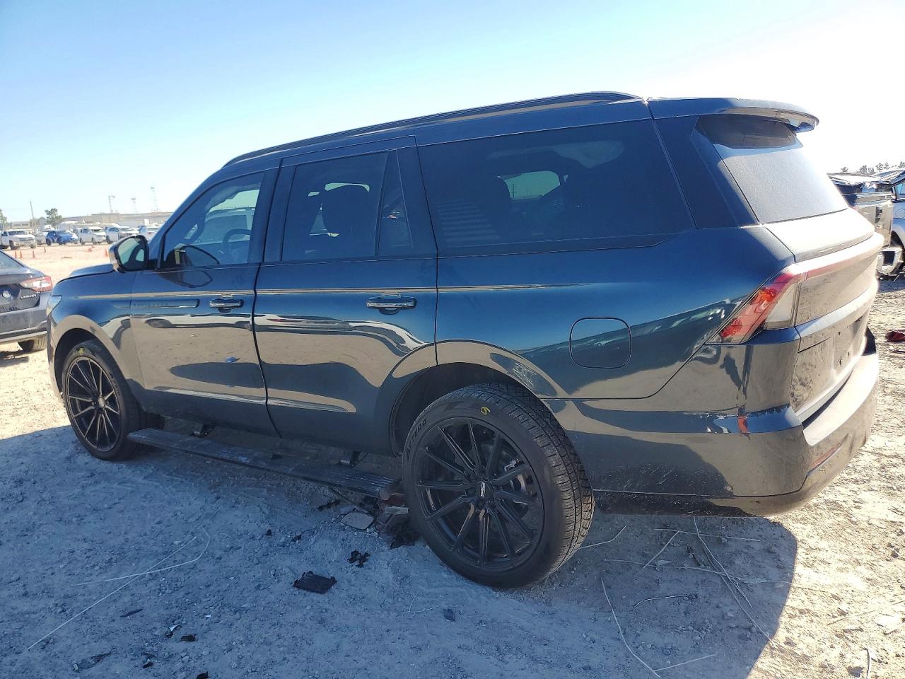 2025 LINCOLN NAVIGATOR RESERVE photo 2