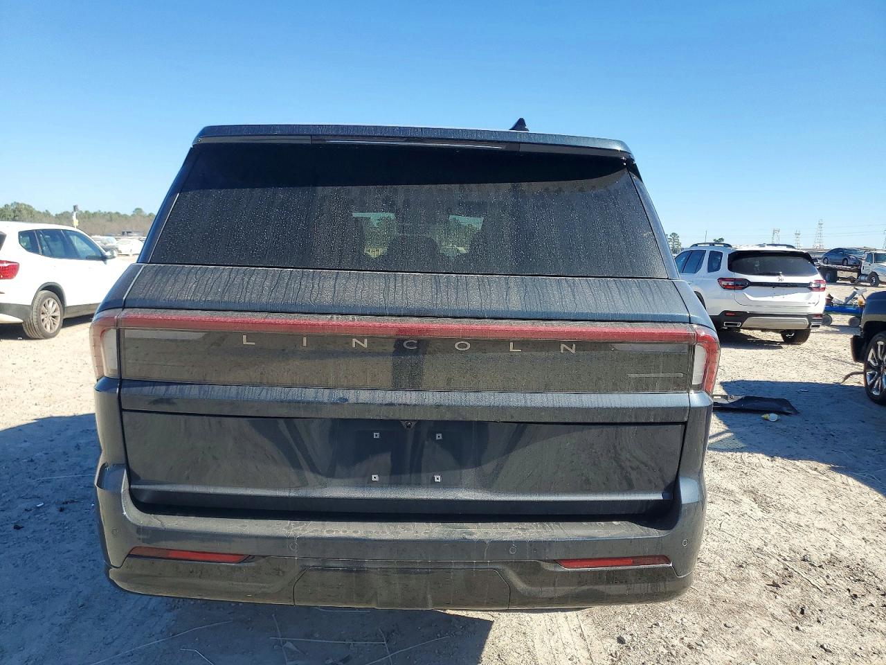 2025 LINCOLN NAVIGATOR RESERVE photo 6