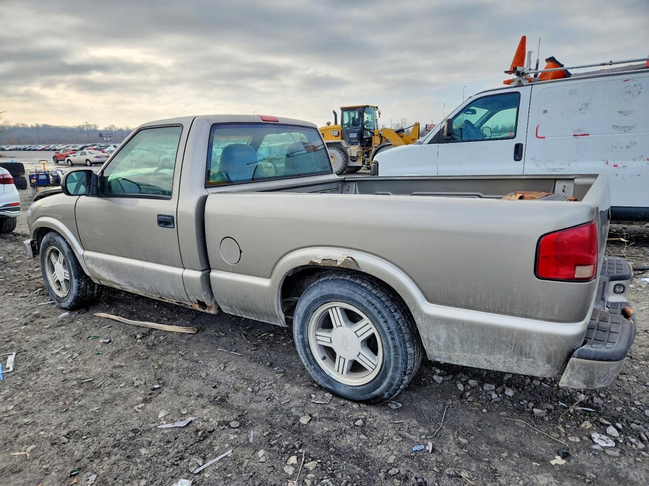 1999 CHEVROLET S TRUCK S10 photo 2