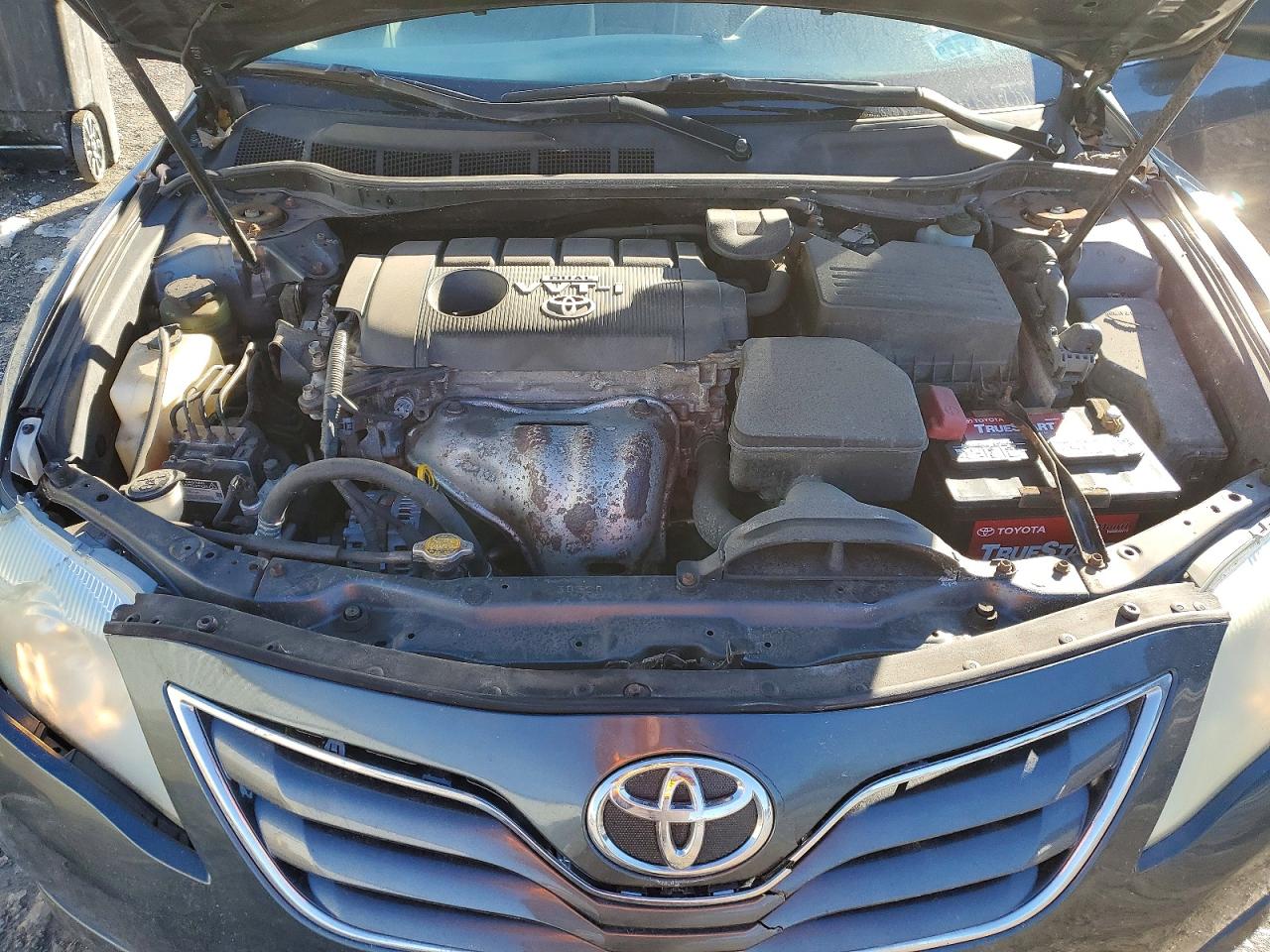 2010 TOYOTA CAMRY BASE photo 11