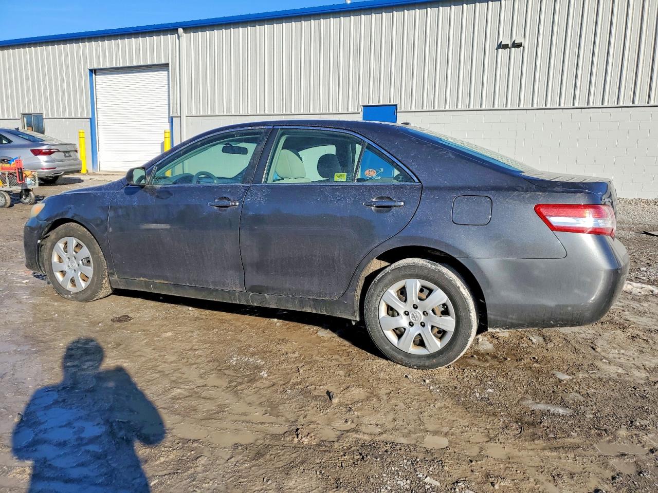 2010 TOYOTA CAMRY BASE photo 2