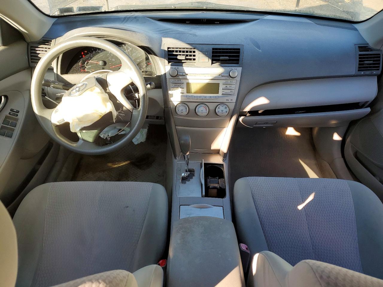 2010 TOYOTA CAMRY BASE photo 8