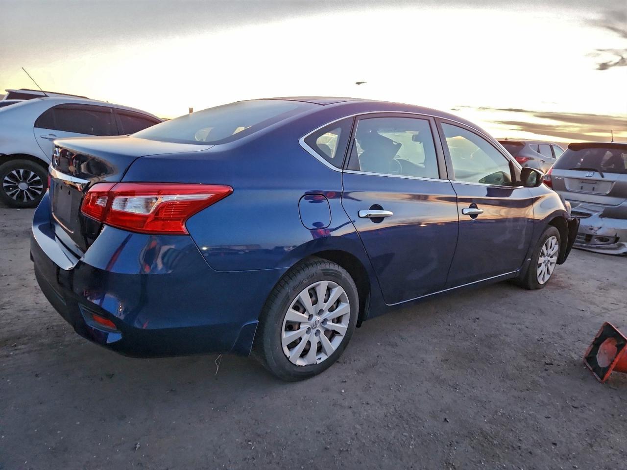 2017 NISSAN SENTRA S photo 3