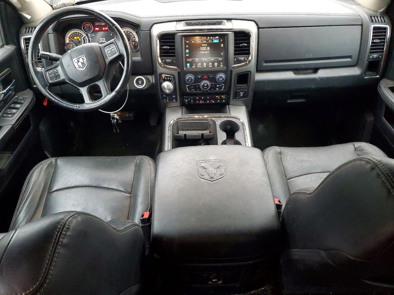 2016 RAM 1500 SPORT photo 8