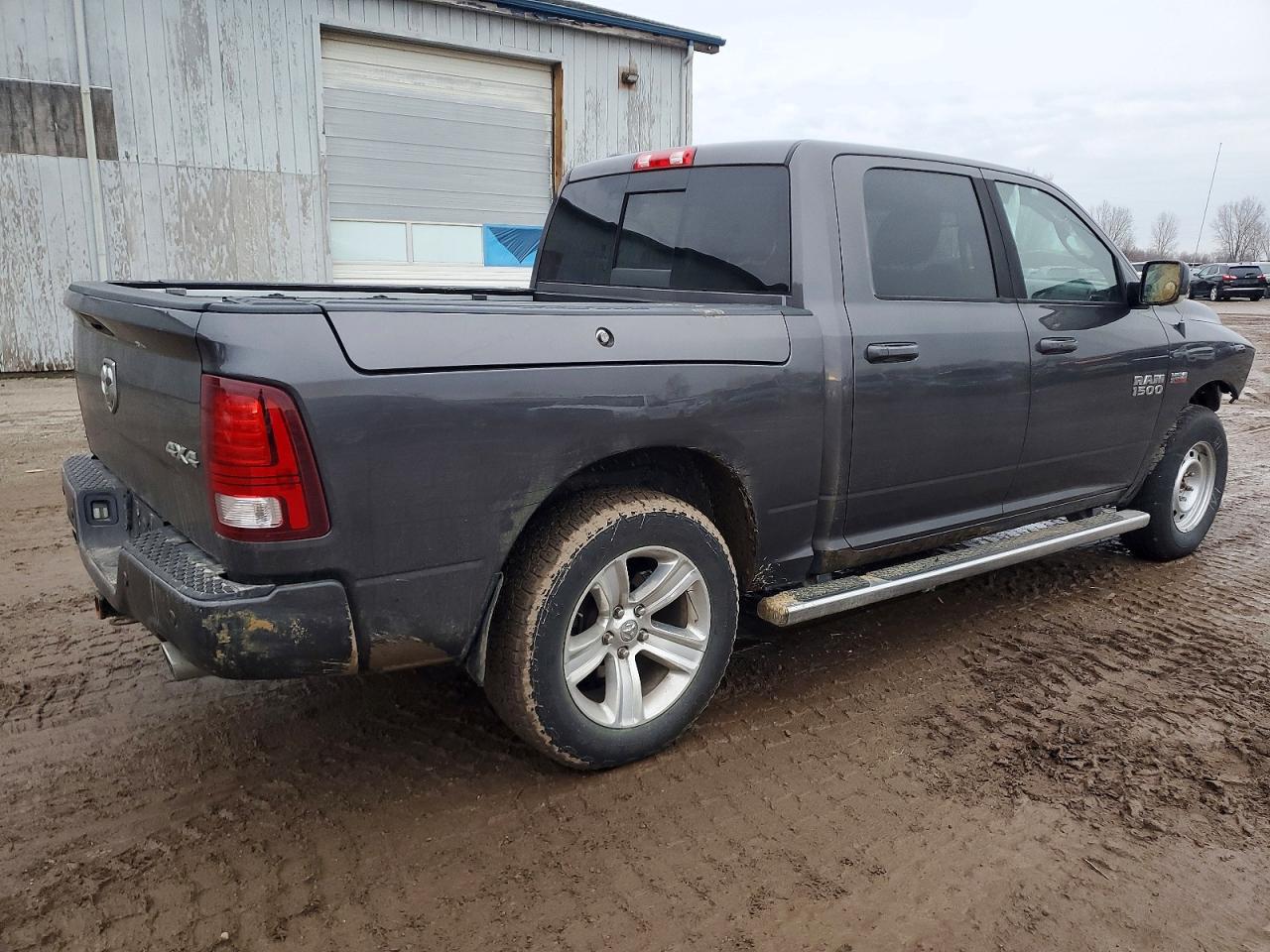 2016 RAM 1500 SPORT photo 3