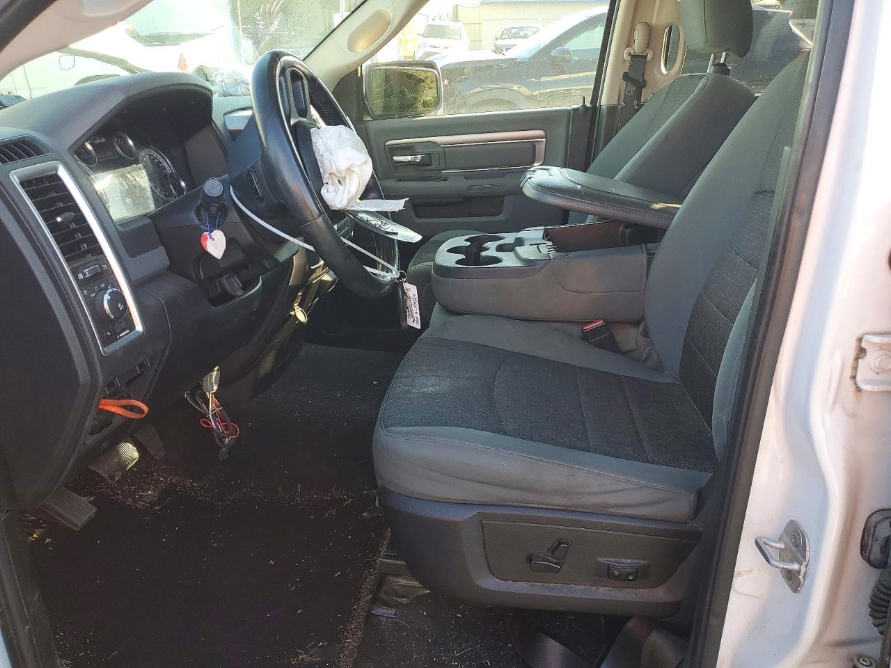 2014 RAM 1500 SLT photo 7