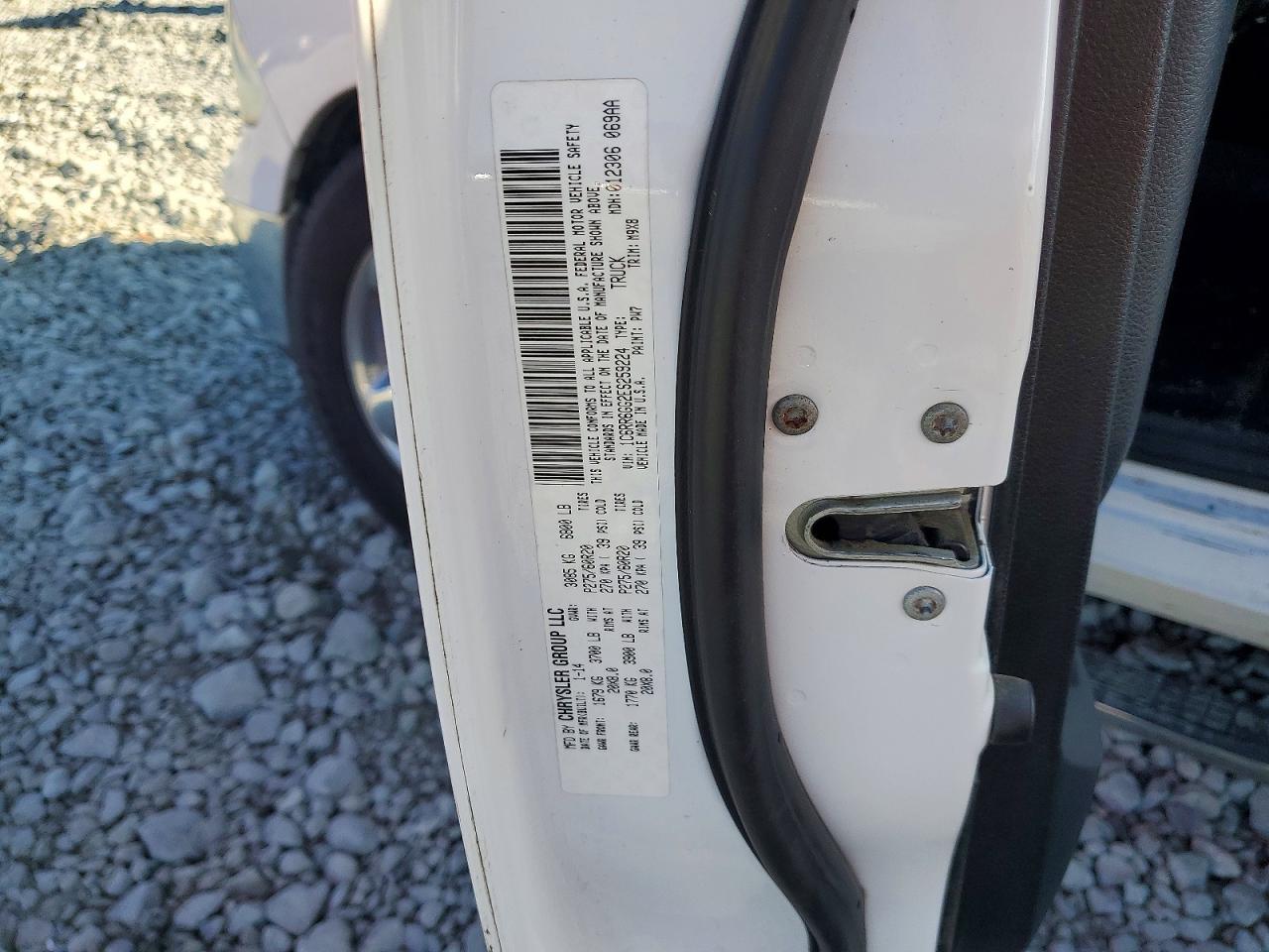 2014 RAM 1500 SLT photo 12