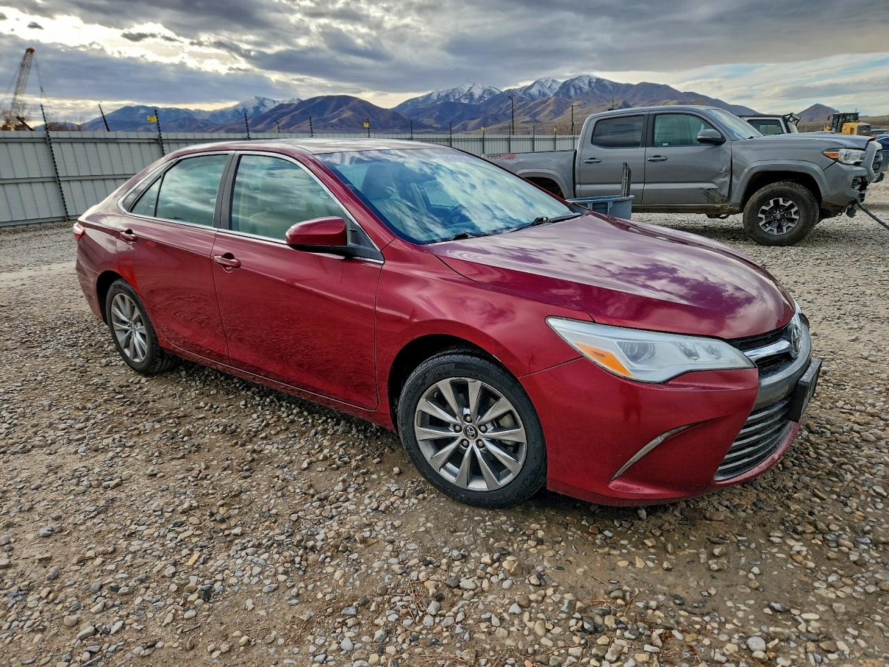 2015 TOYOTA CAMRY XSE photo 4