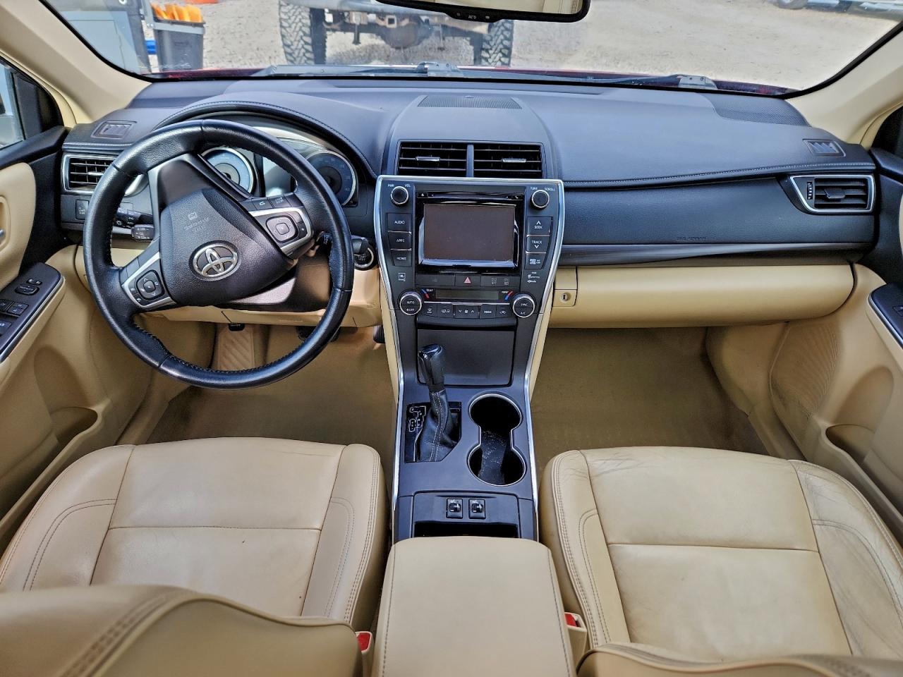 2015 TOYOTA CAMRY XSE photo 8