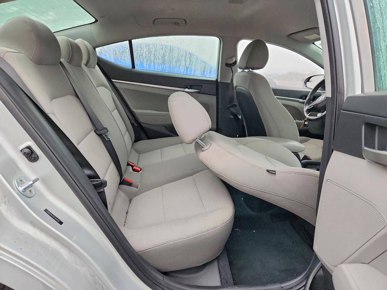 2019 HYUNDAI ELANTRA SE photo 10