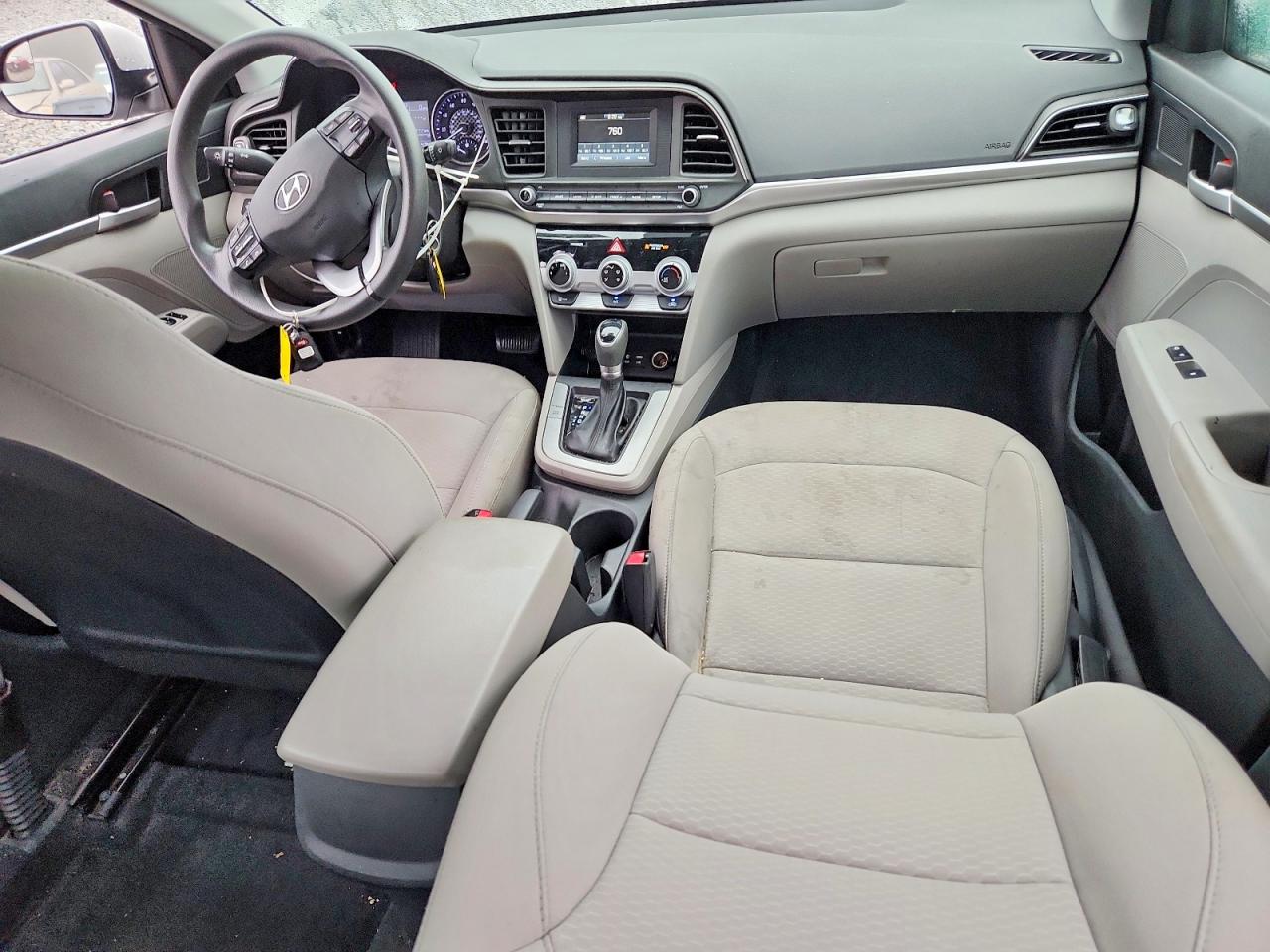 2019 HYUNDAI ELANTRA SE photo 8
