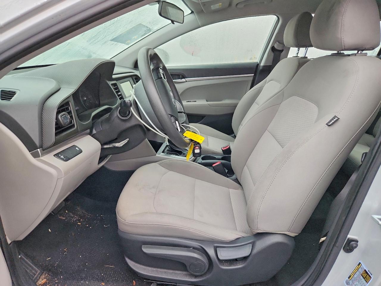 2019 HYUNDAI ELANTRA SE photo 7