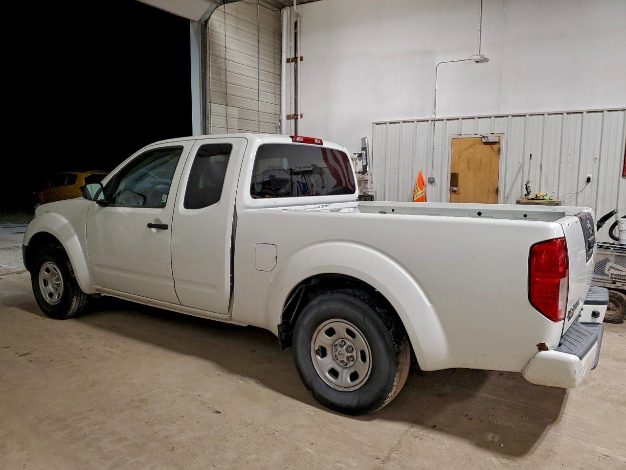 2018 NISSAN FRONTIER S photo 2