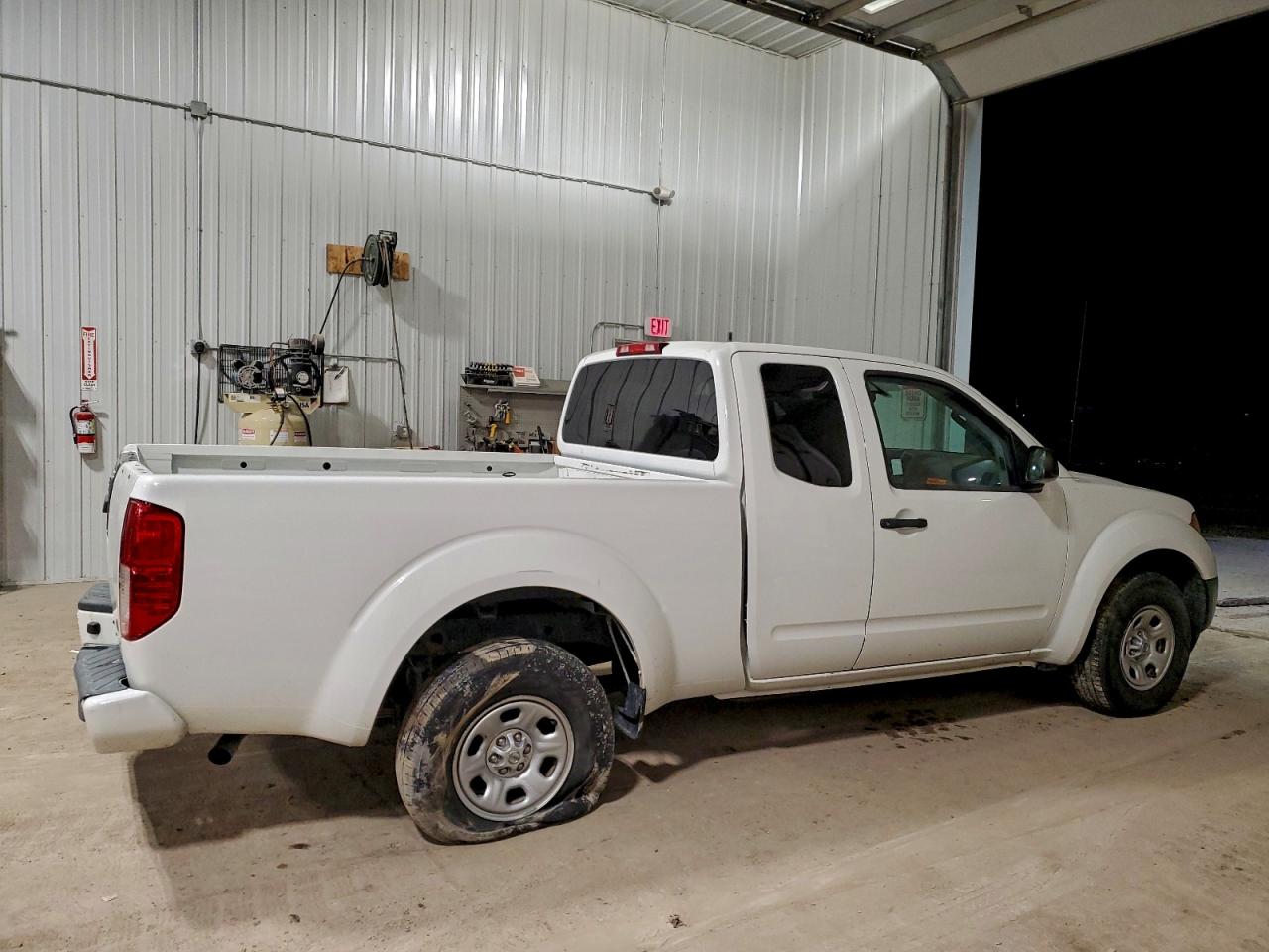 2018 NISSAN FRONTIER S photo 3