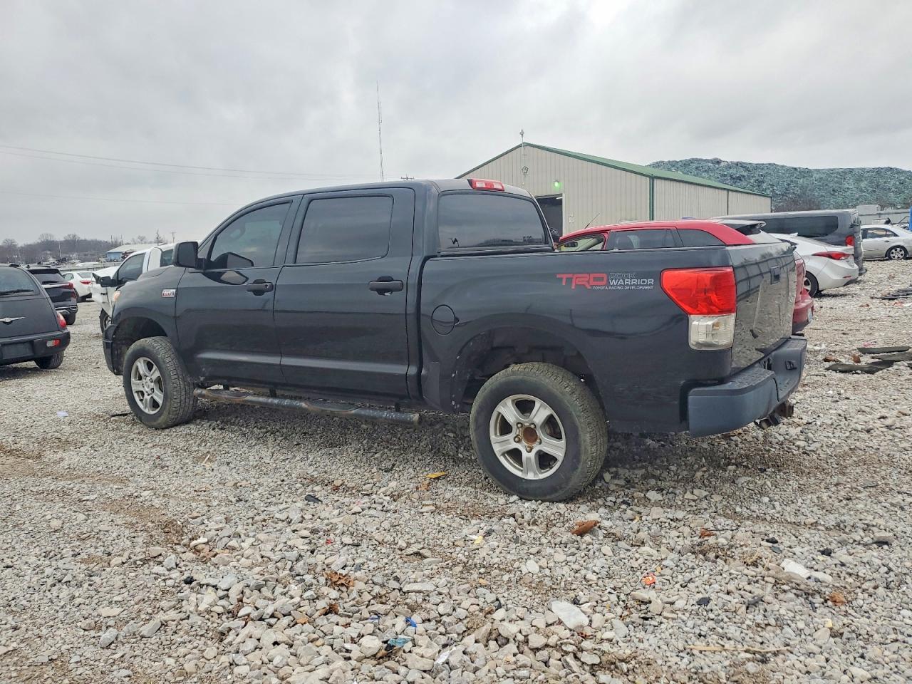 2010 TOYOTA TUNDRA CREWMAX SR5 photo 2