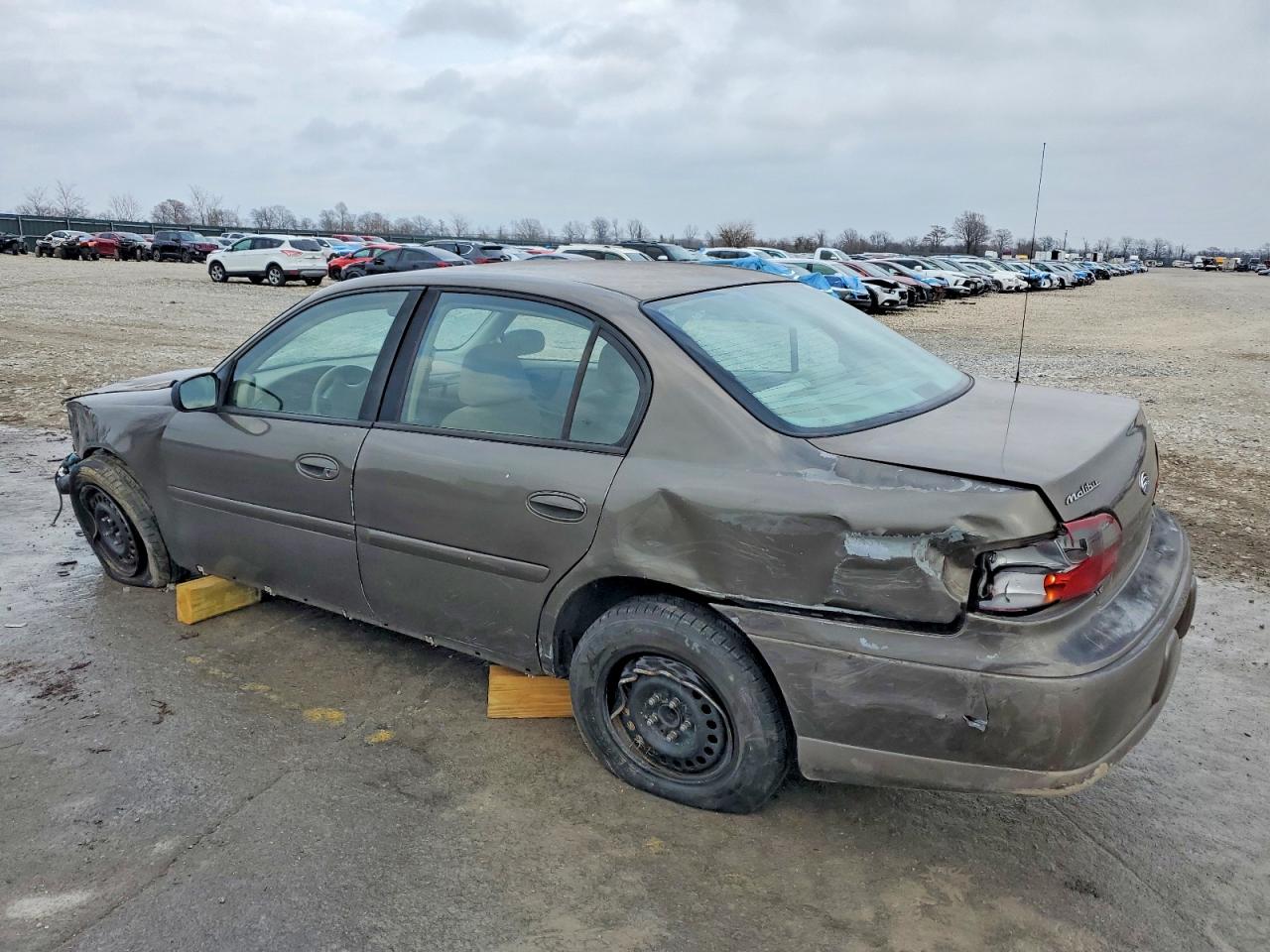 2002 CHEVROLET MALIBU photo 2