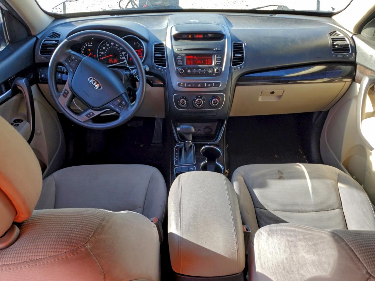 2015 KIA SORENTO LX photo 8