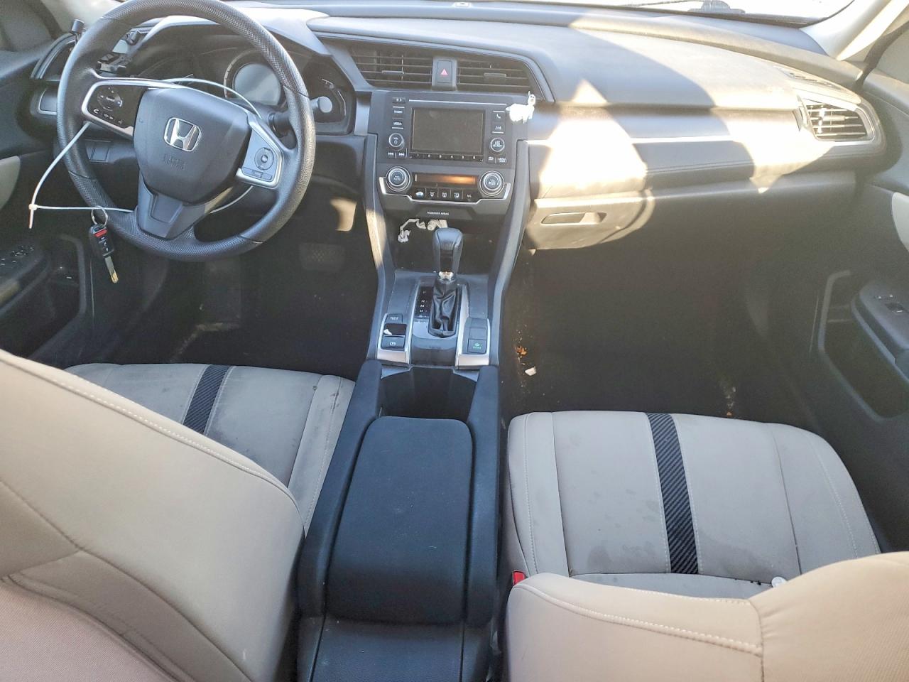2017 HONDA CIVIC LX photo 8