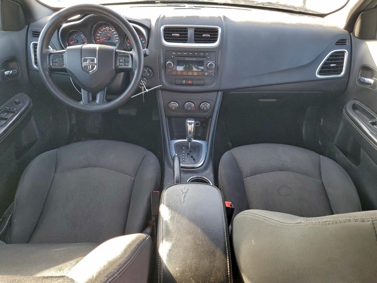 2014 DODGE AVENGER SE photo 8