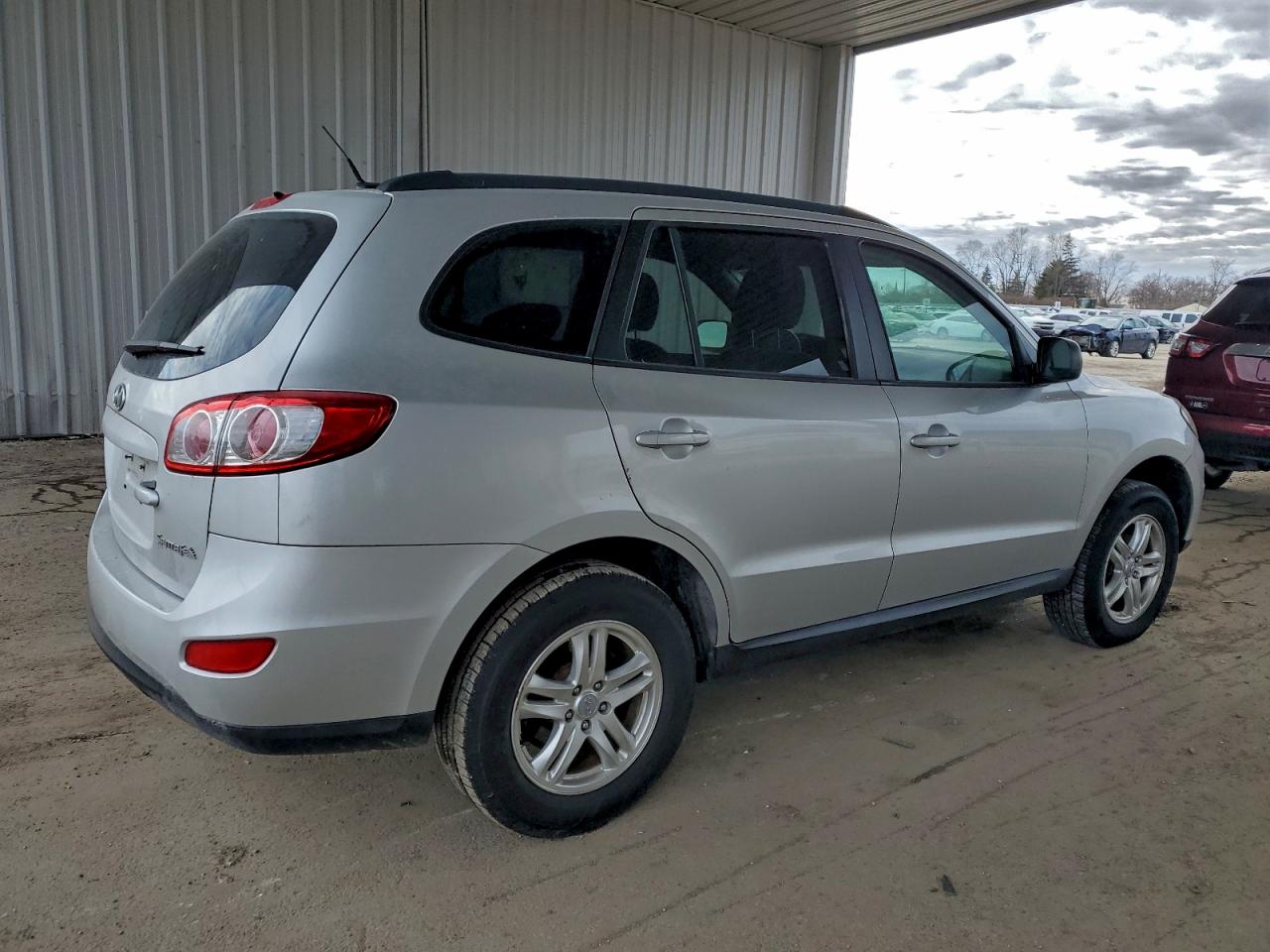 2011 HYUNDAI SANTA FE GLS photo 3