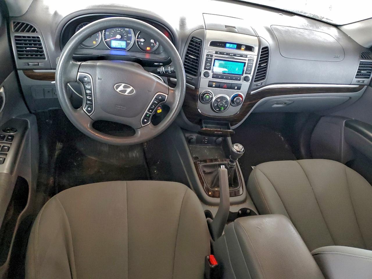 2011 HYUNDAI SANTA FE GLS photo 8