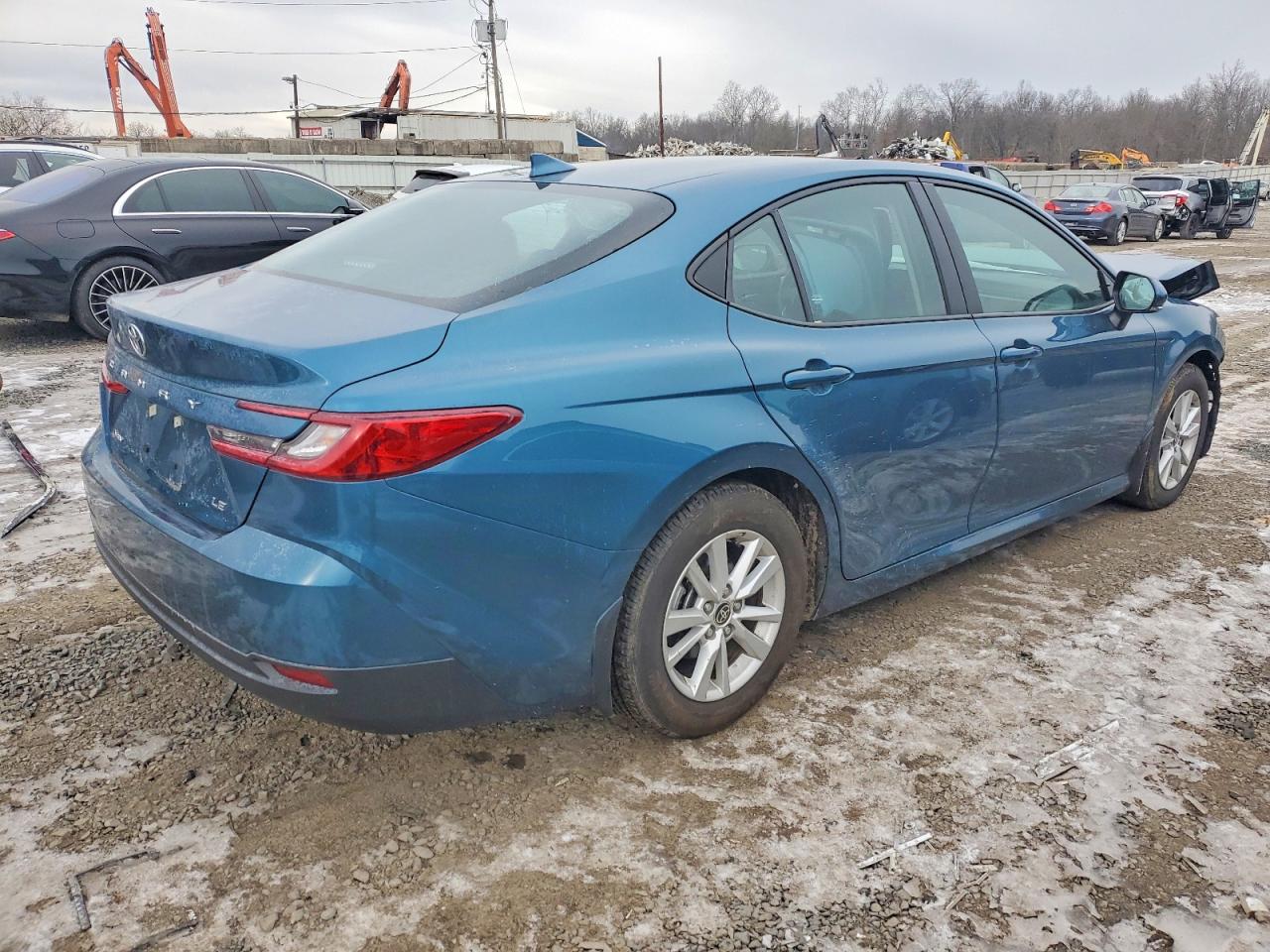 2025 TOYOTA CAMRY photo 3