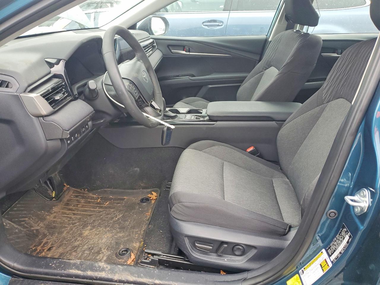 2025 TOYOTA CAMRY photo 7