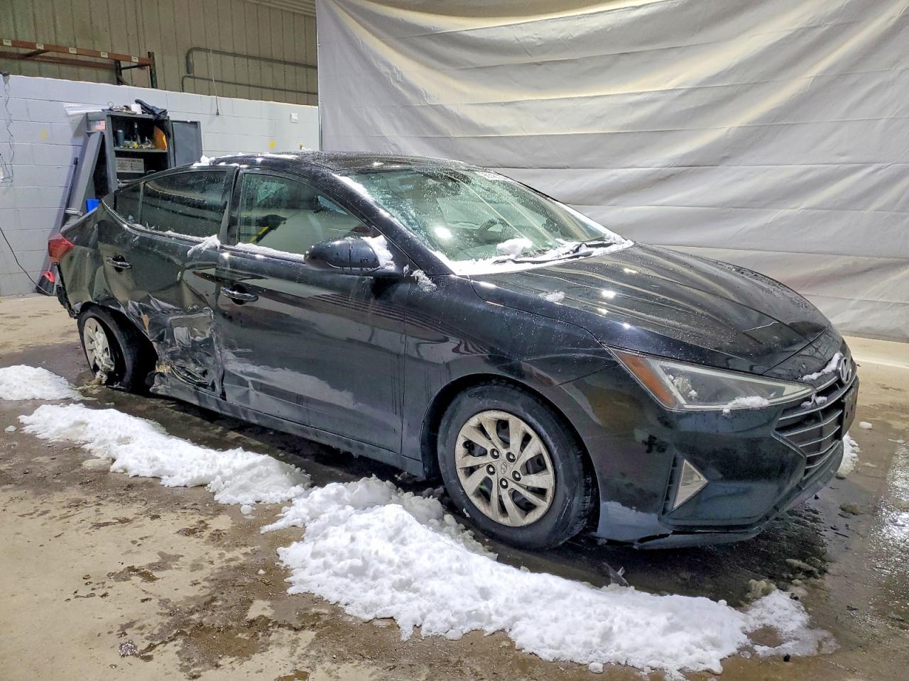 2019 HYUNDAI ELANTRA SE photo 4