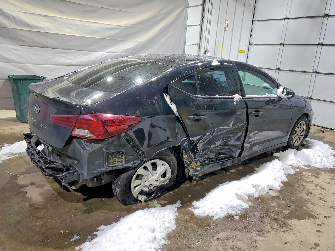 2019 HYUNDAI ELANTRA SE photo 3