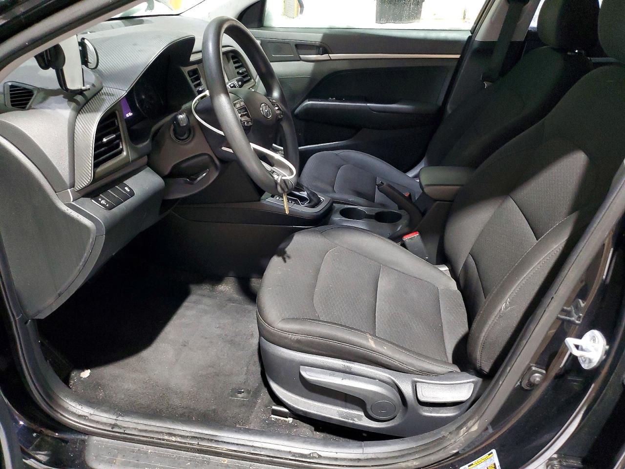 2019 HYUNDAI ELANTRA SE photo 7