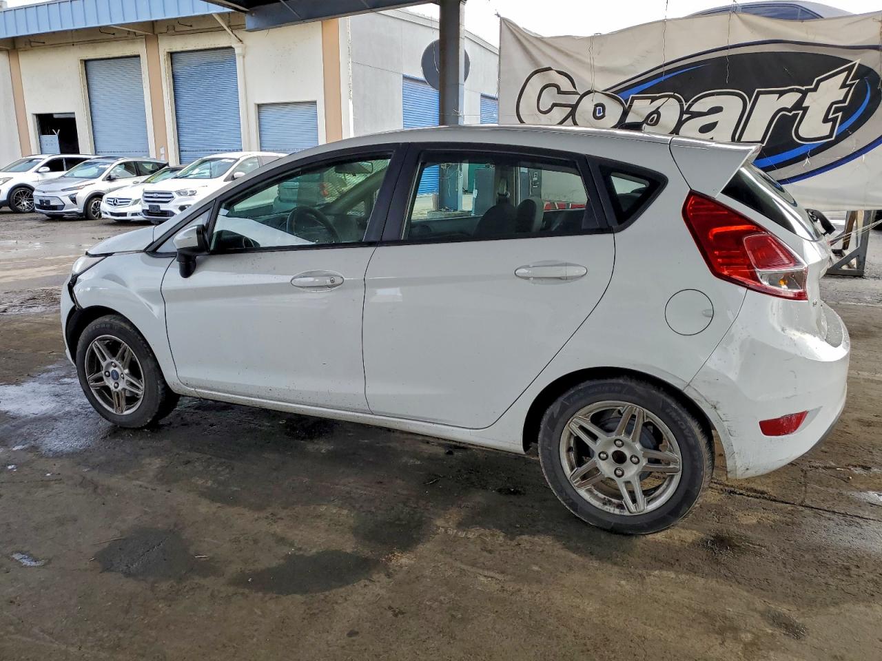 2019 FORD FIESTA SE photo 2