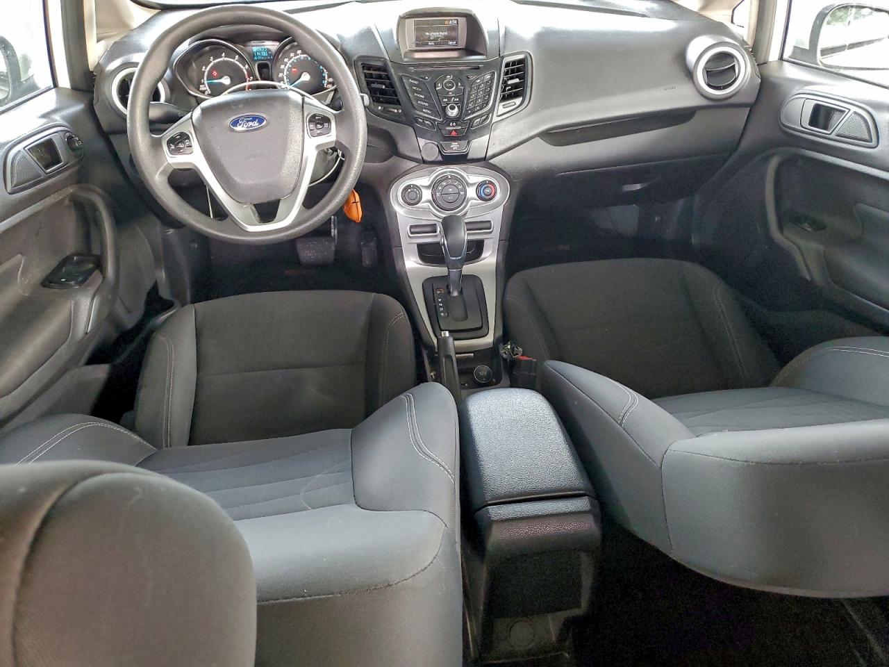 2019 FORD FIESTA SE photo 8