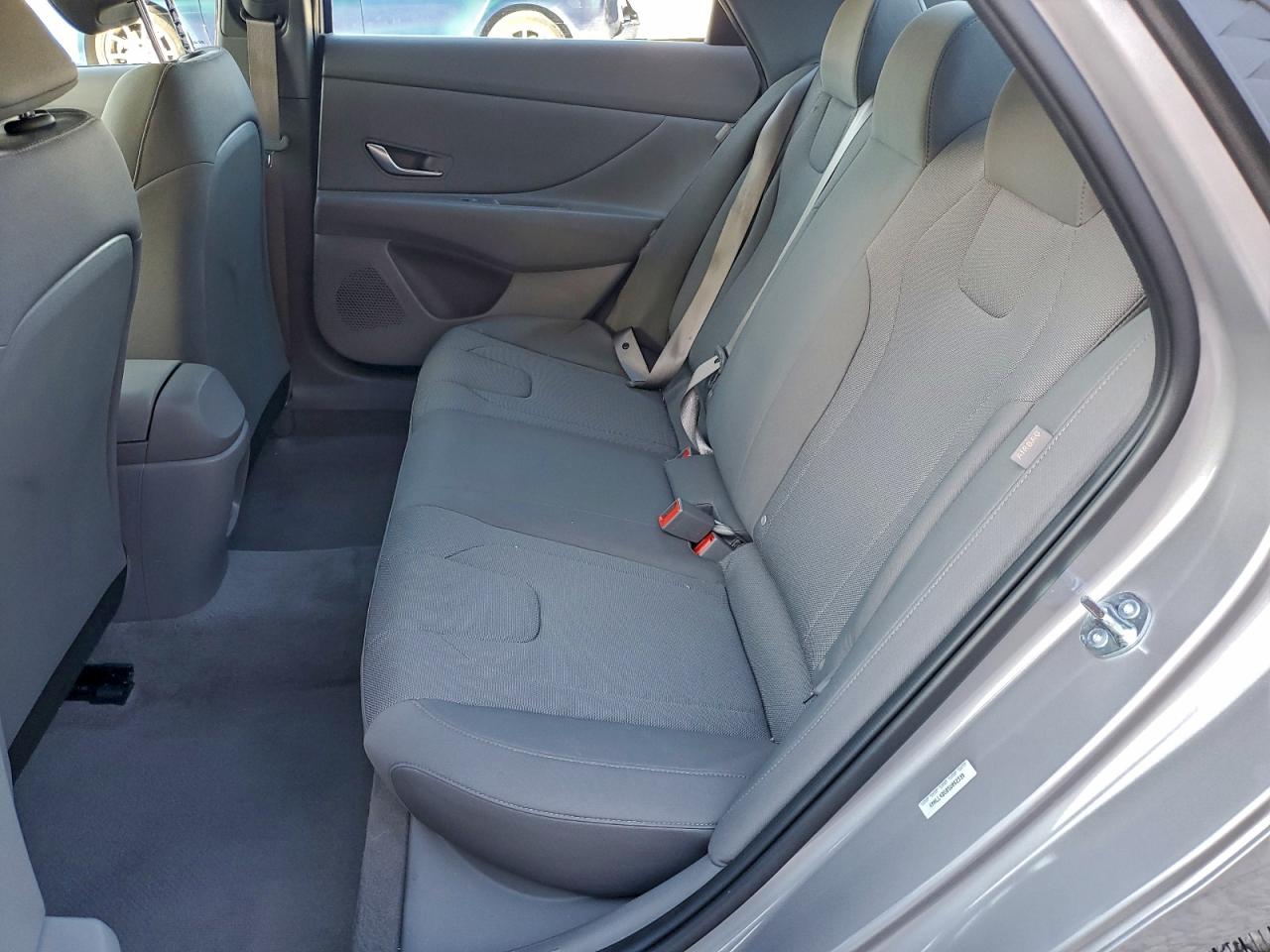 2025 HYUNDAI ELANTRA SE photo 10