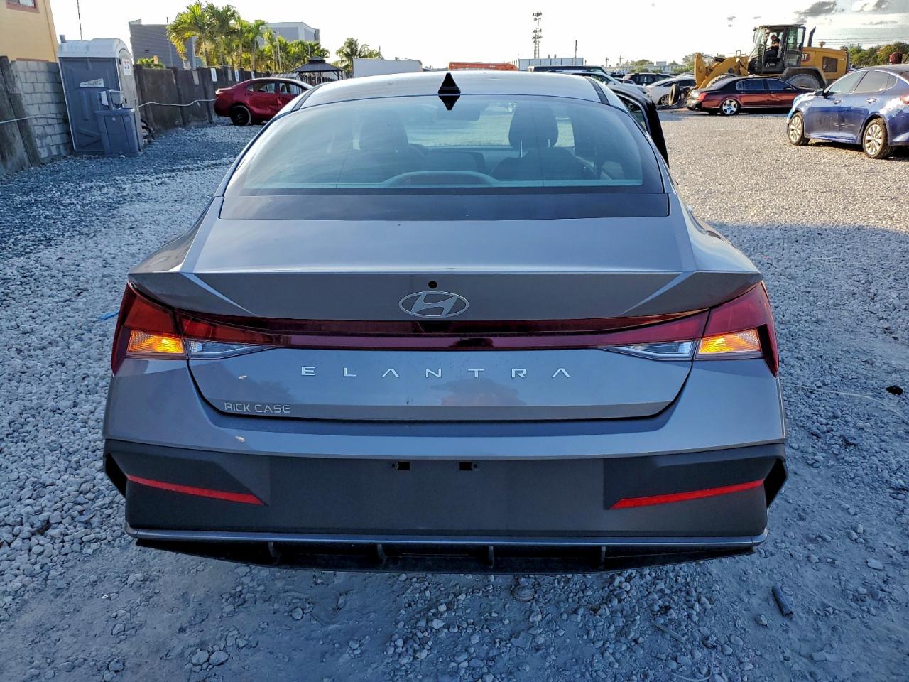 2025 HYUNDAI ELANTRA SE photo 6