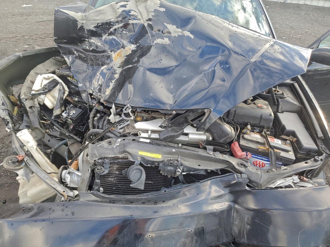 2004 TOYOTA CAMRY SE photo 11