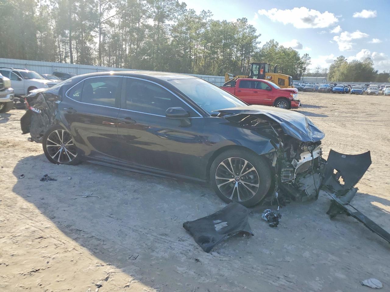 2018 TOYOTA CAMRY L photo 4