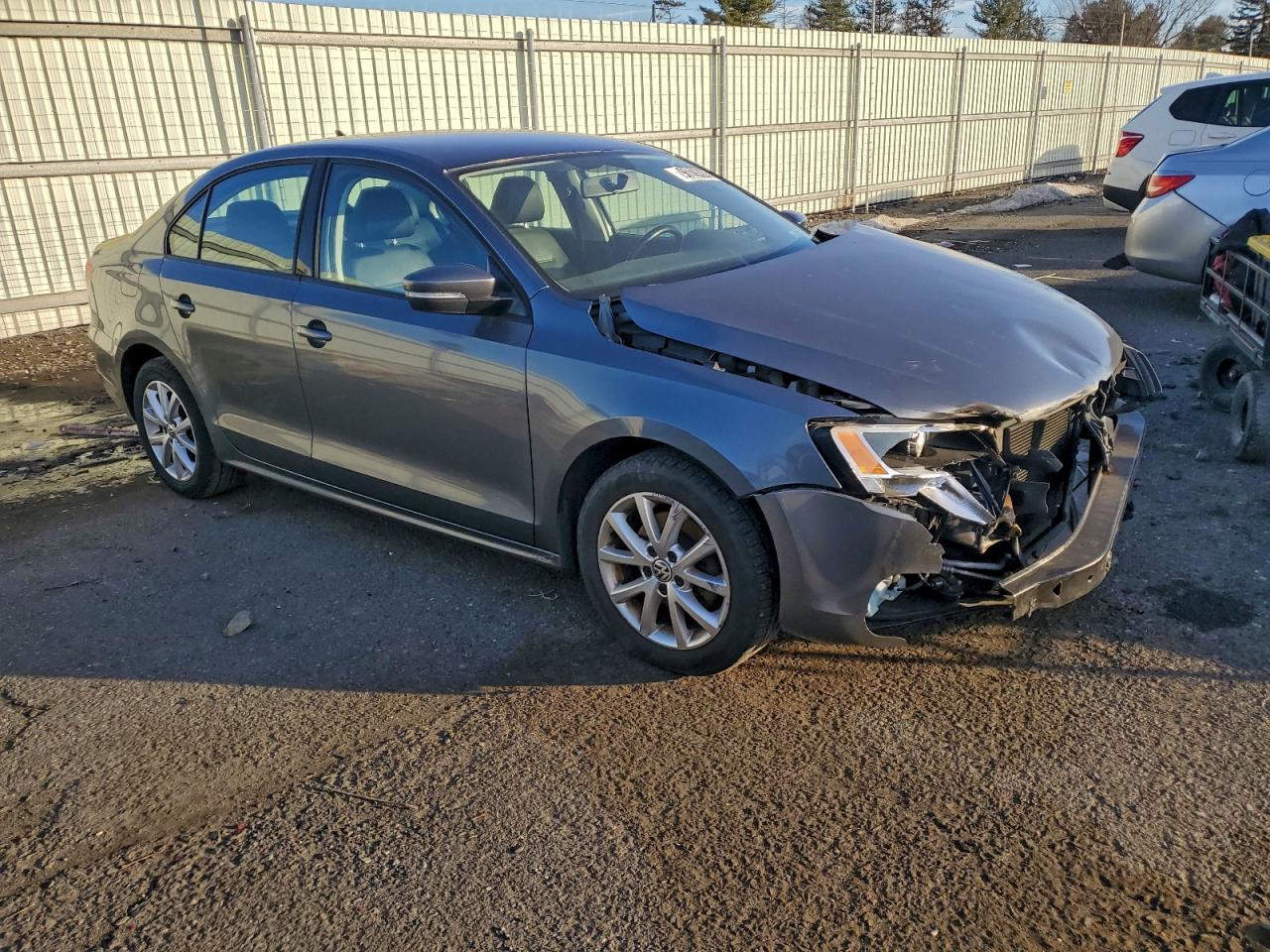 2011 VOLKSWAGEN JETTA SE photo 4