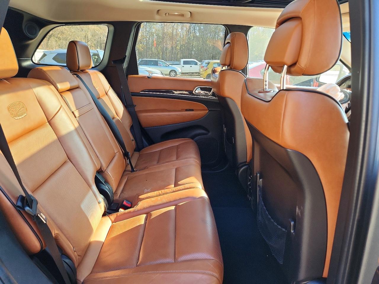 2012 JEEP GRAND CHEROKEE OVERLAND photo 11