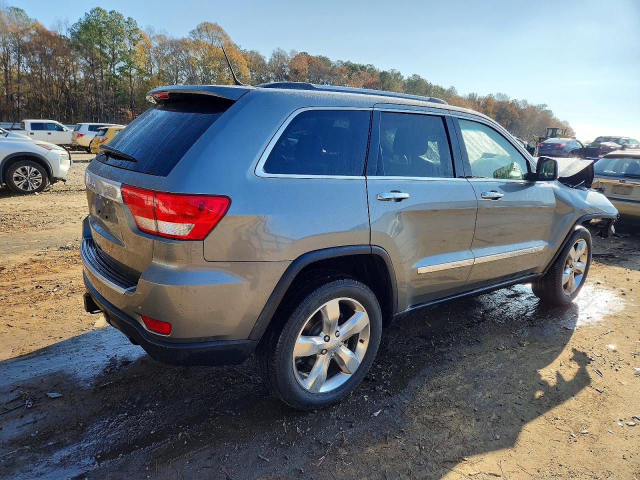 2012 JEEP GRAND CHEROKEE OVERLAND photo 3