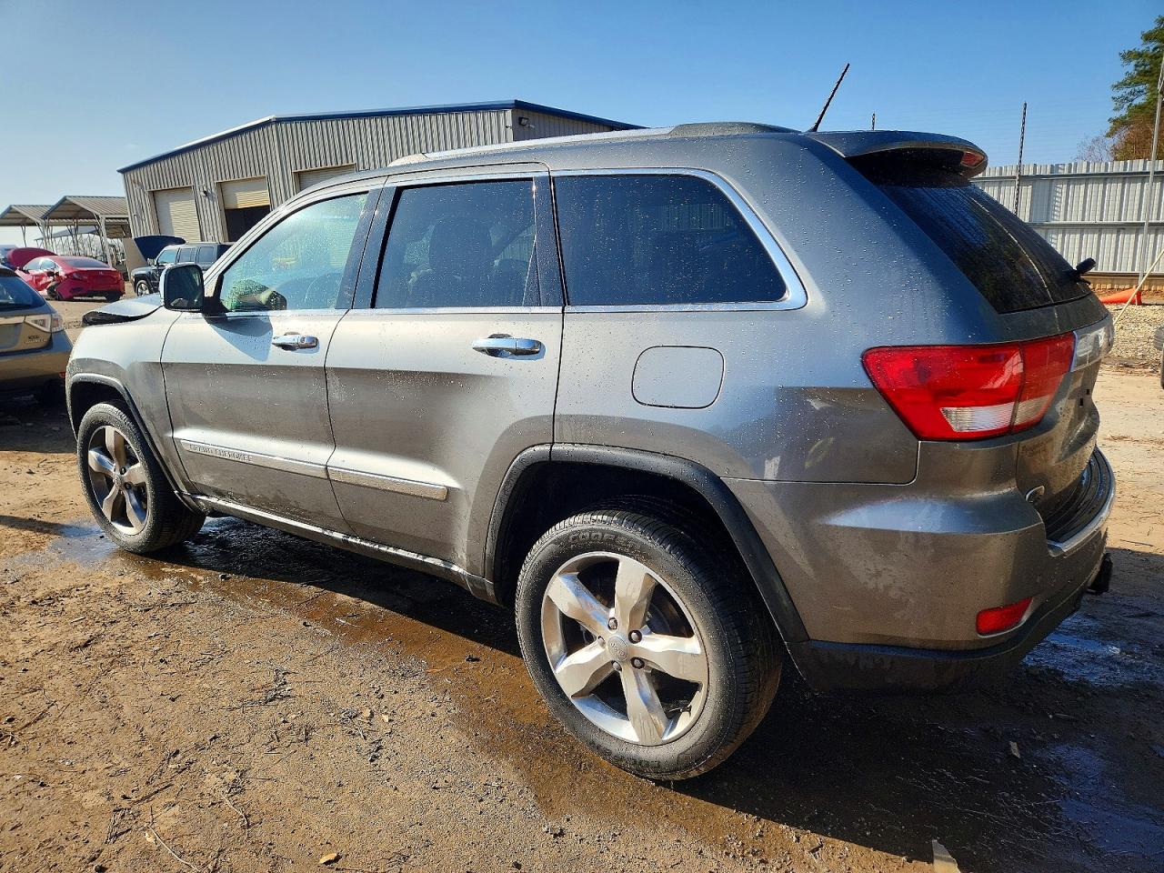2012 JEEP GRAND CHEROKEE OVERLAND photo 2