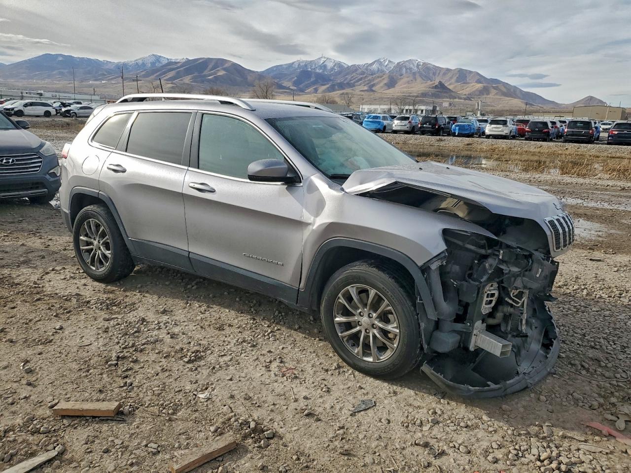 2021 JEEP CHEROKEE LATITUDE LUX photo 4
