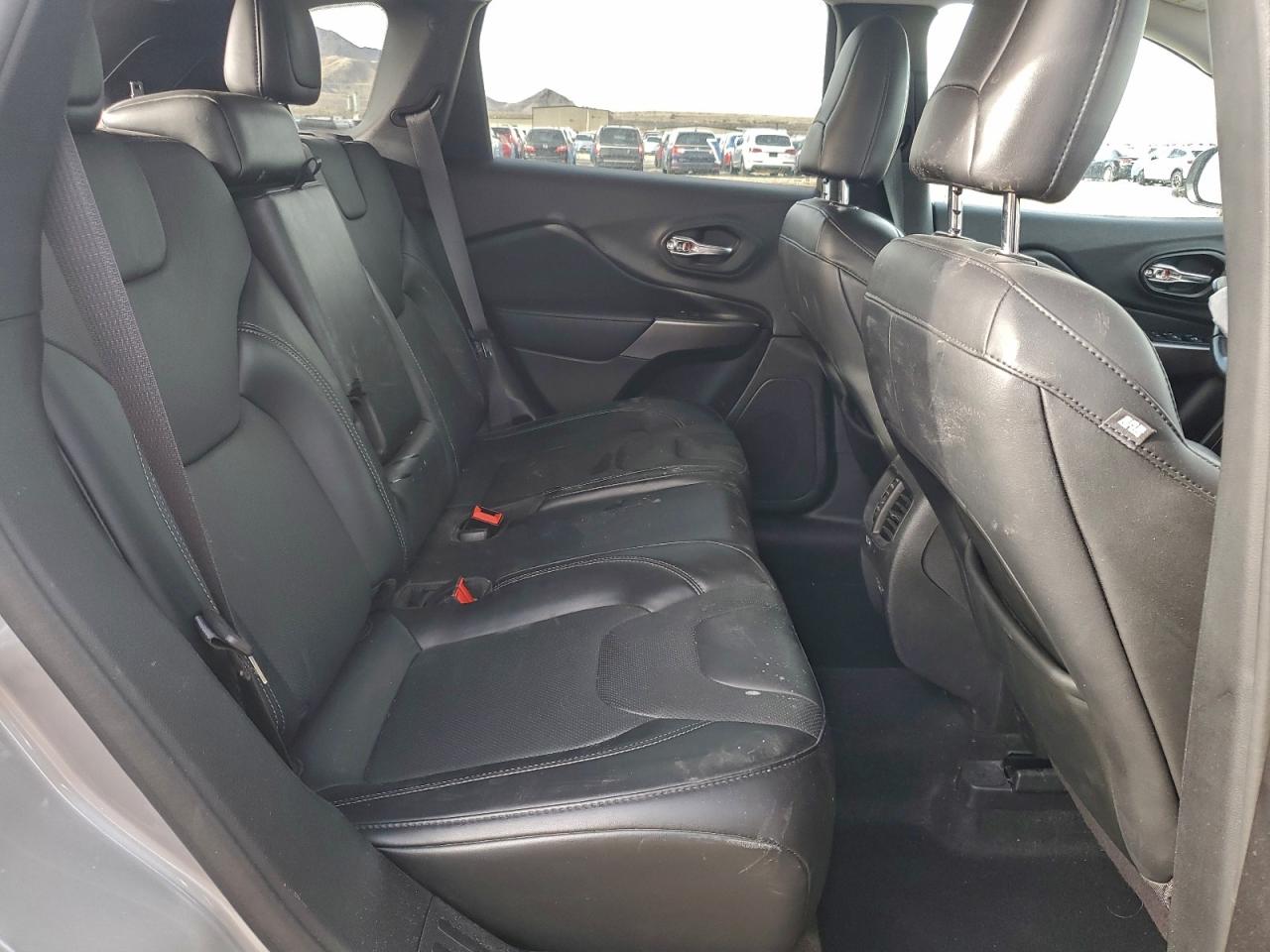 2021 JEEP CHEROKEE LATITUDE LUX photo 10